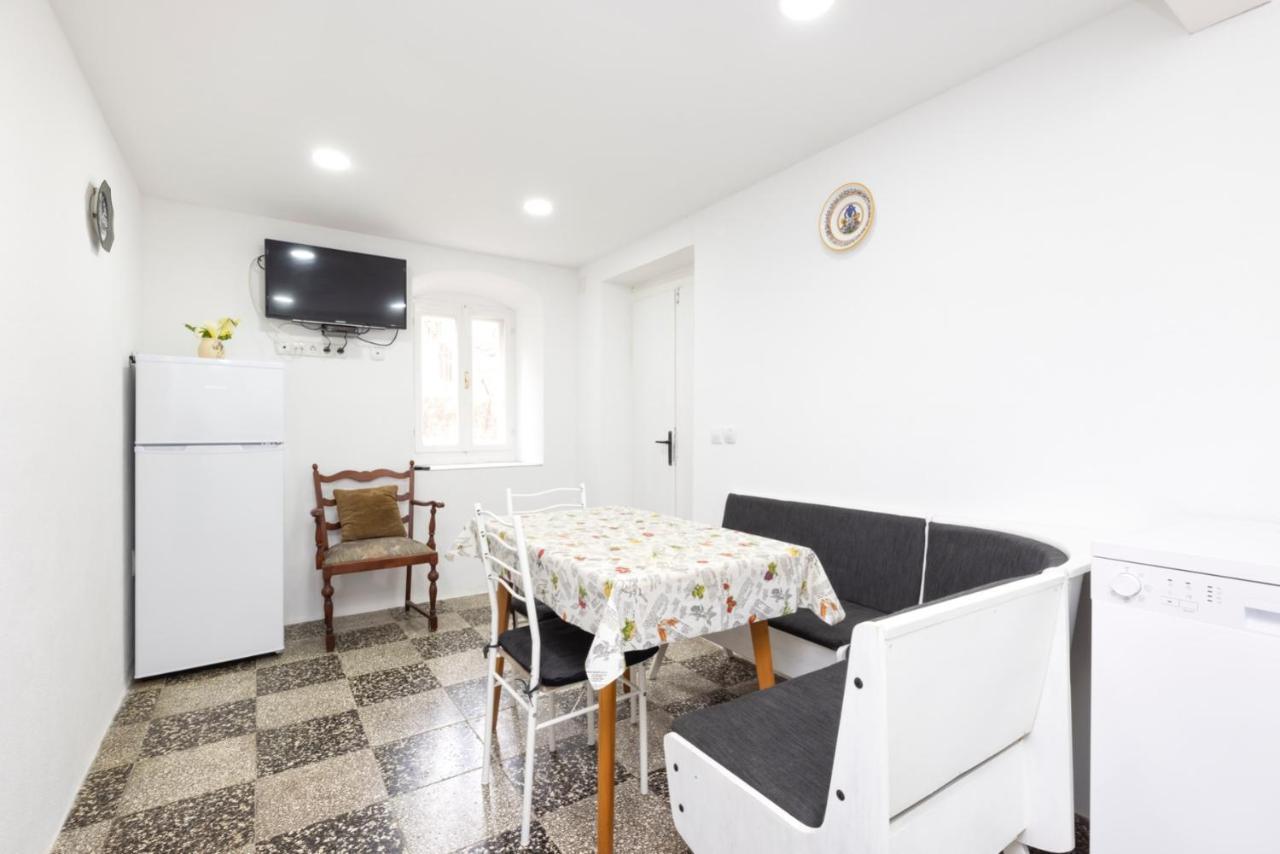 Apartments Ivna Veli Lošinj Eksteriør bilde
